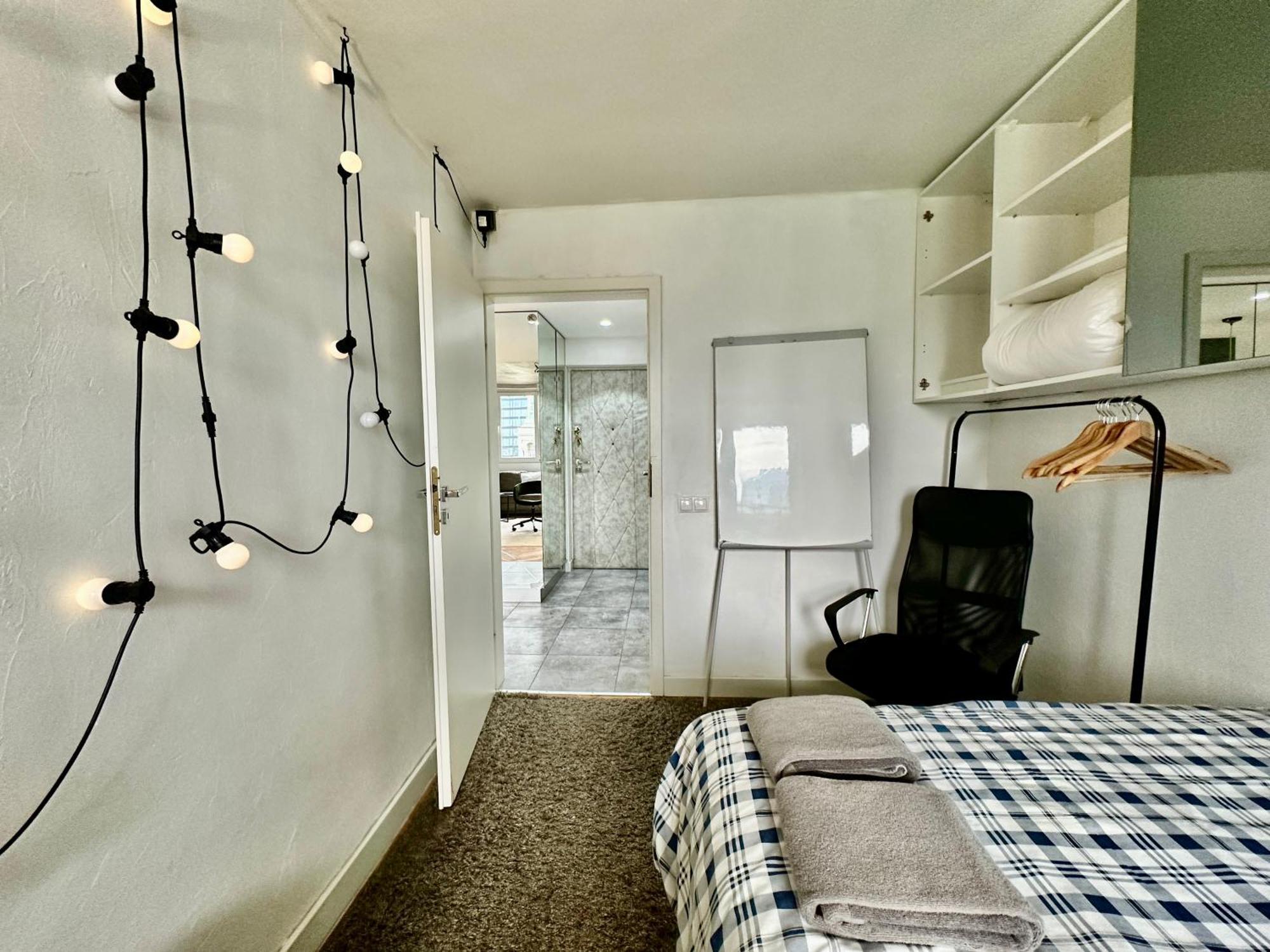 PALACE 2 WiFi 600 Mbs 55’TV Netflix HBO 2xMetro AppleTV Varsavia Esterno foto