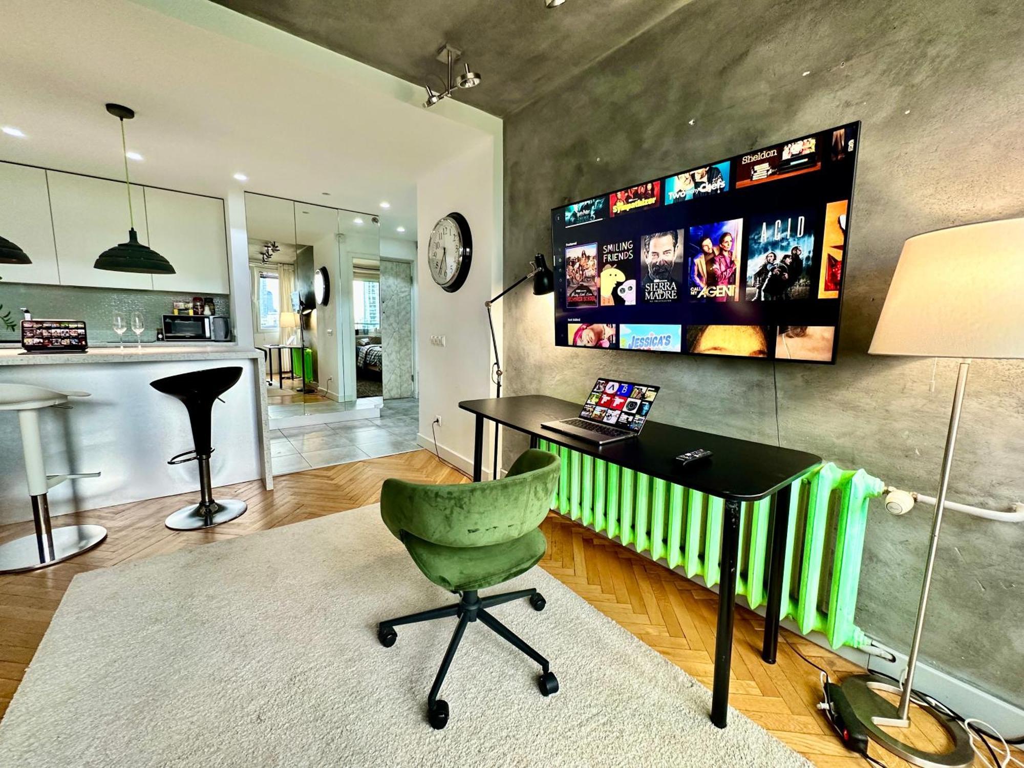 PALACE 2 WiFi 600 Mbs 55’TV Netflix HBO 2xMetro AppleTV Varsavia Esterno foto