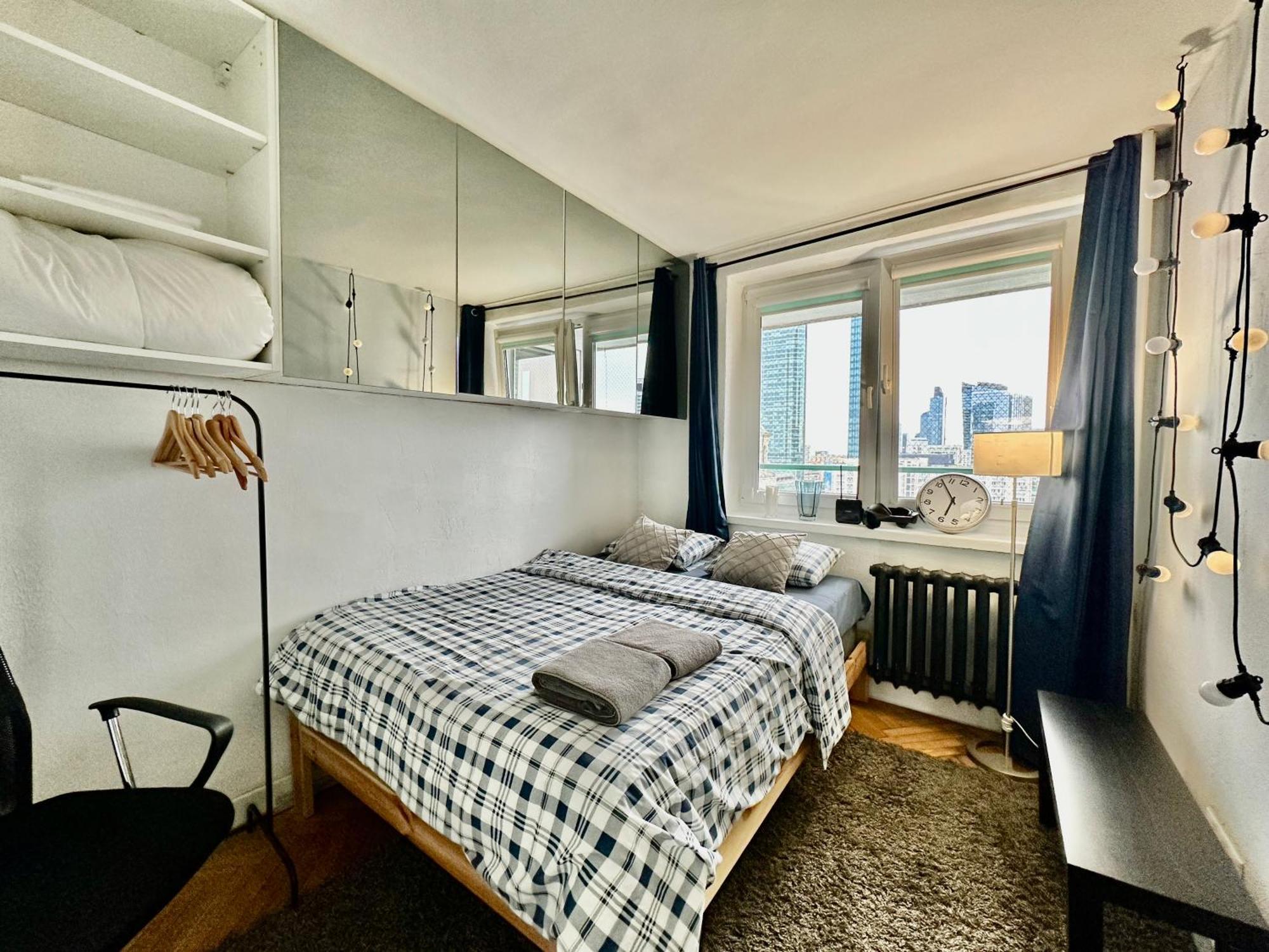 PALACE 2 WiFi 600 Mbs 55’TV Netflix HBO 2xMetro AppleTV Varsavia Esterno foto